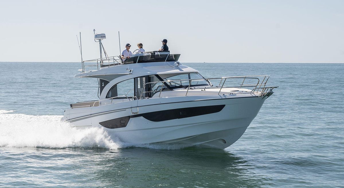 beneteau-antares-11-fly