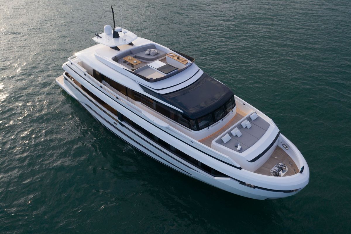 Salon nautique de Cannes 2021 - Extra 96