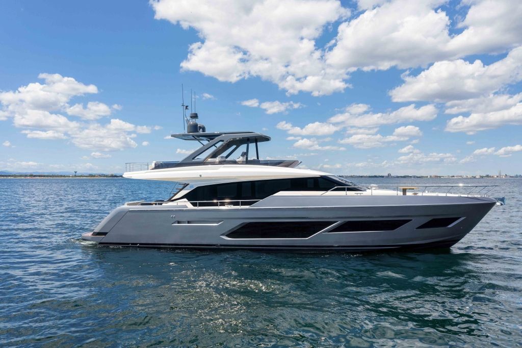 Ferretti 720