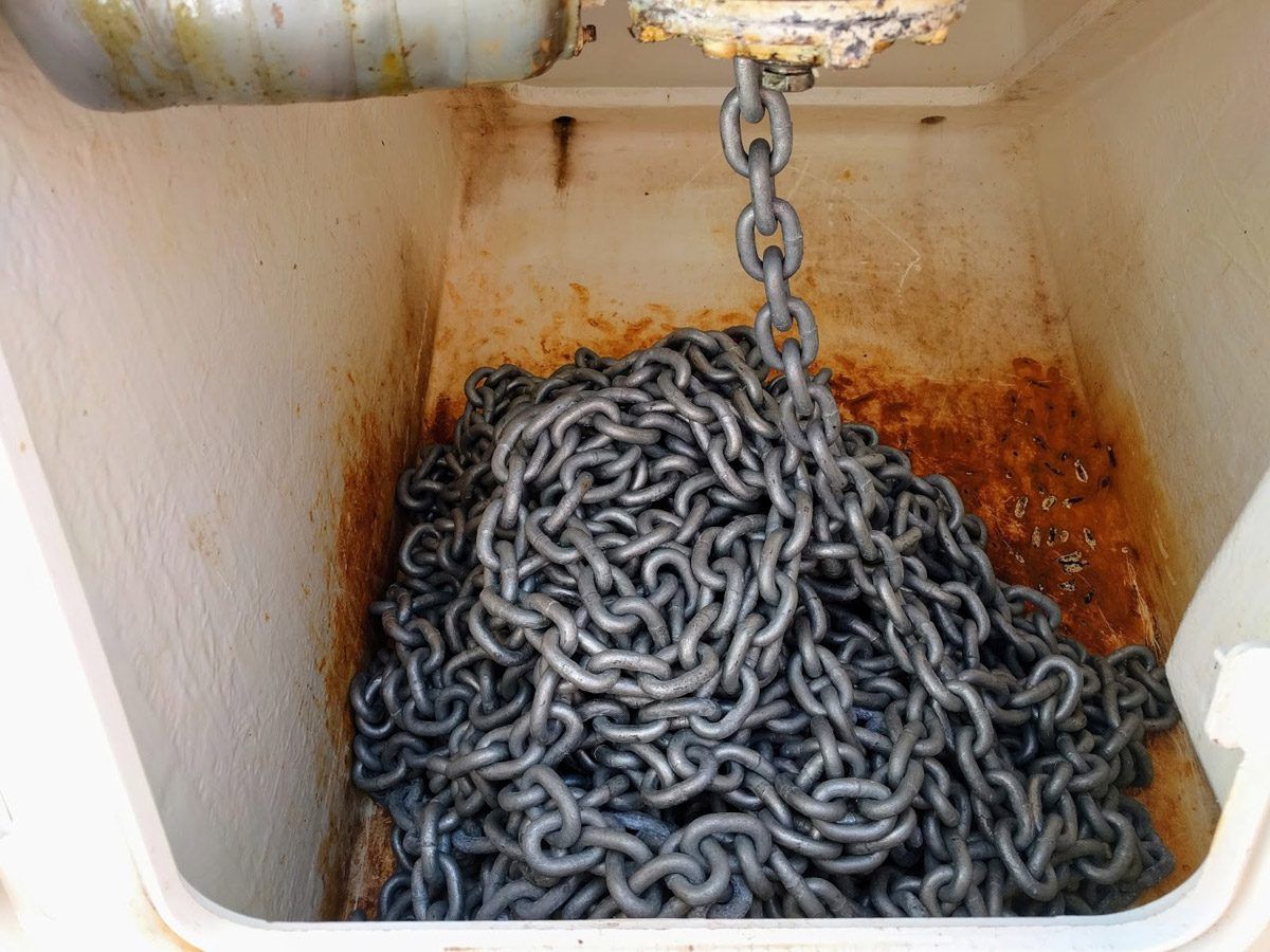 Puits d'ancrage et chaîne