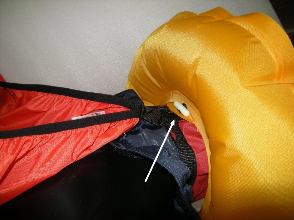 Fixation de la capote côté skipper