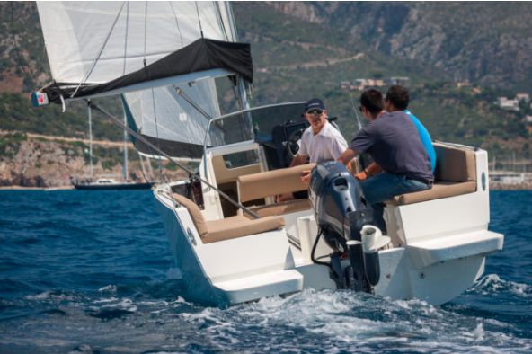Conclure la vente d'un bateau : essai en mer