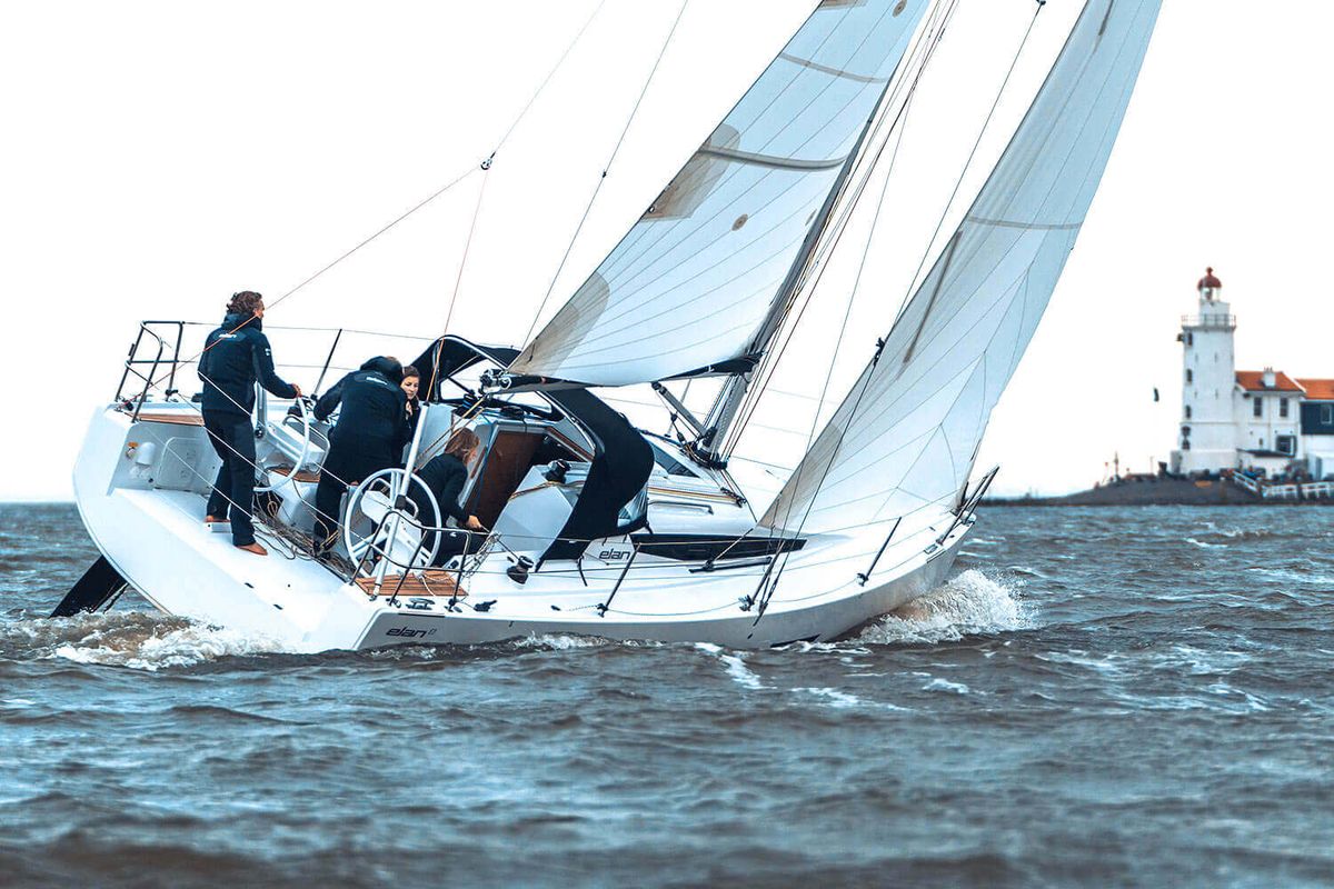 Voiliers 10 mètres : Elan S3/E3