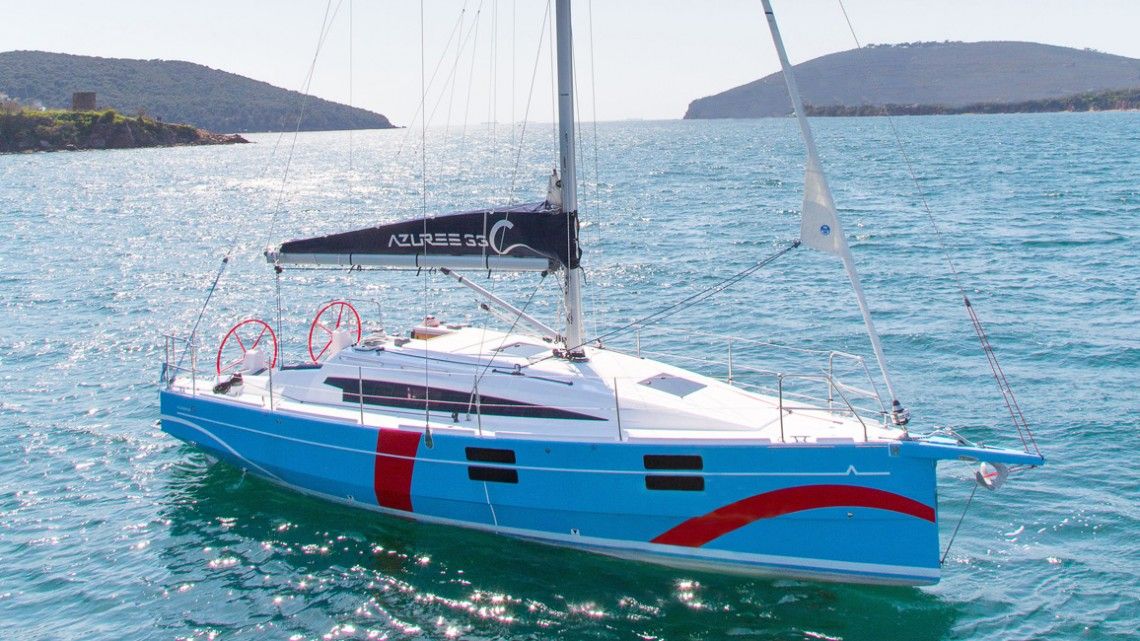 Voiliers de 10 mètres : Azuree 33