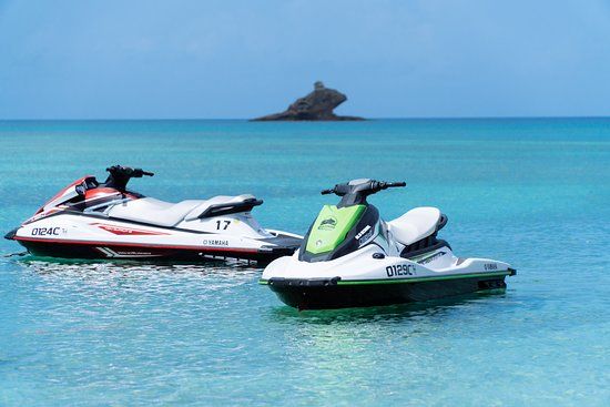 Bateaux à moteur : jet skis