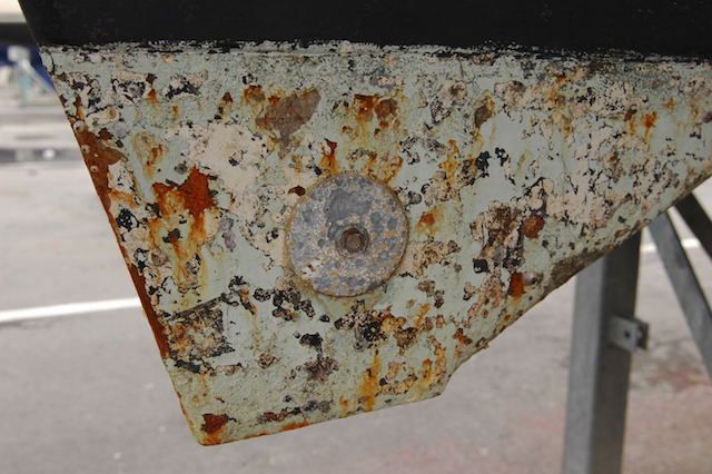 coque en acier incrusté