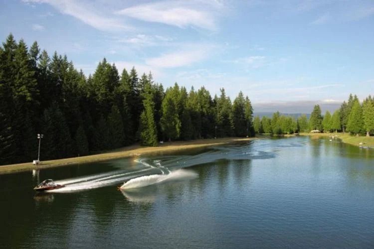 Planche à voile sur le lac Radar, Washington