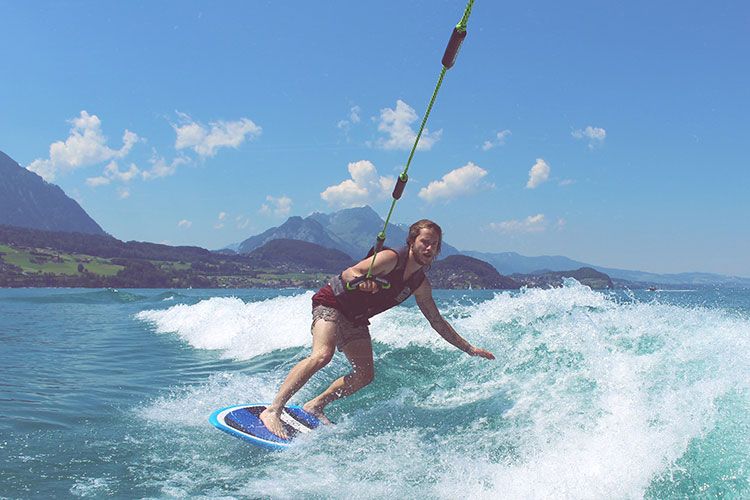 Conseils pour le Wakesurf : Comment se lever en Wakesurf
