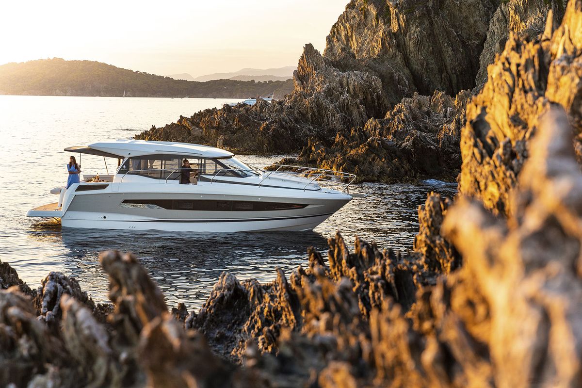 bateaux à moteur de 10 mètres