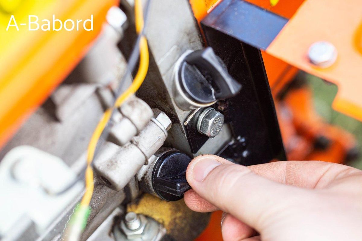 Ajuster les réglages pour un moteur fiable et une navigation en toute tranquillité.