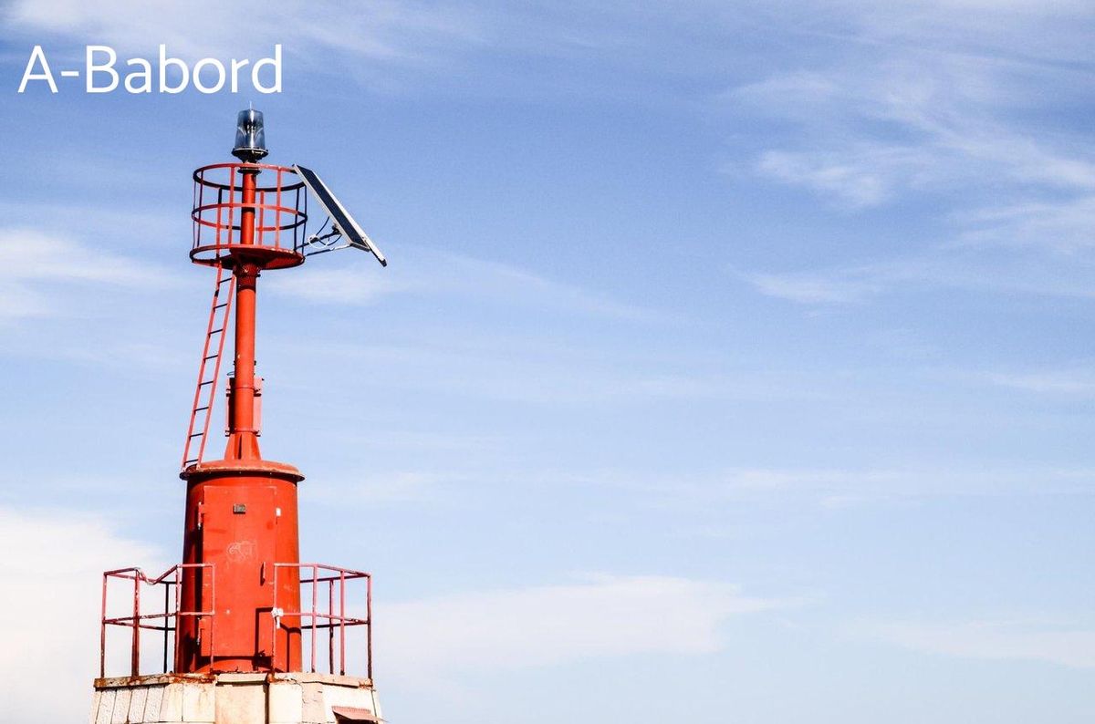 Balisage rouge éclatant : un repère essentiel pour la sécurité selon le système IALA.