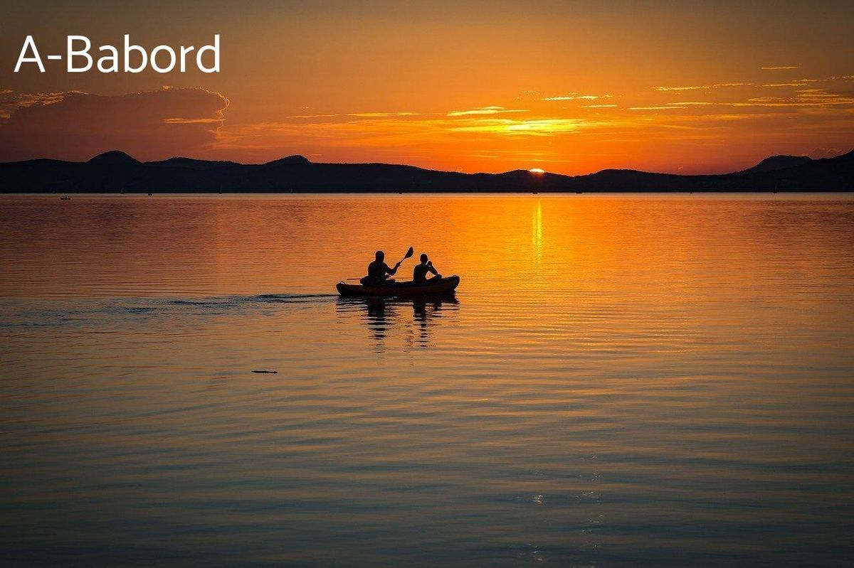 Canoë au crépuscule : perfectionnez votre posture pour des performances optimales.