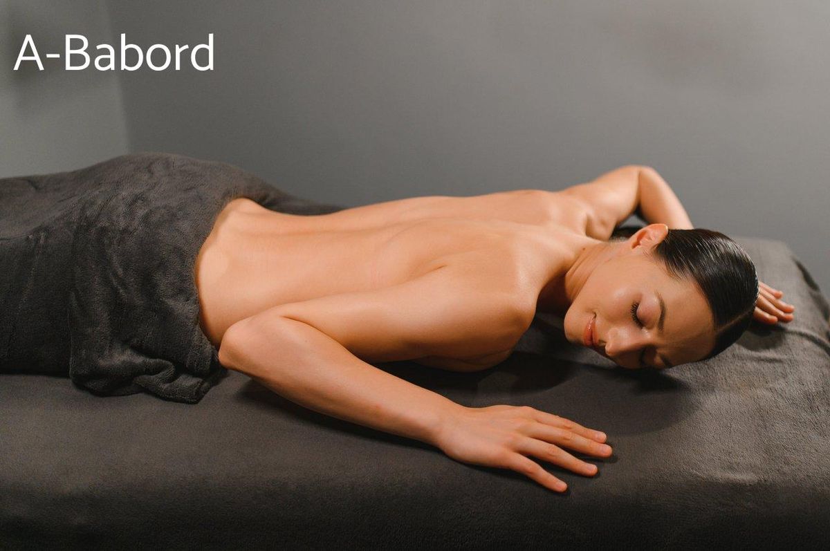 Détente absolue : récupération essentielle pour les surfeurs après l’effort.