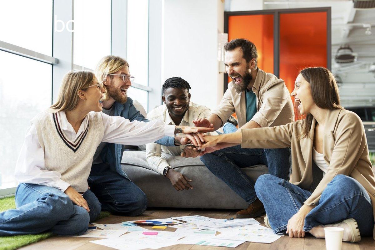 Esprit d'équipe et synergie locale, renforcés par le paddle pour un écosystème uni.