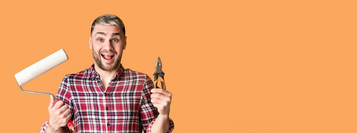 Fisherman using pliers ergonomic pour décrocher un poisson en toute sécurité lors de la pêche en mer.