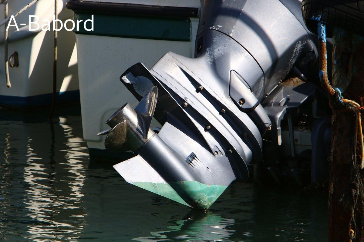 Propulsion efficace : innovations mécaniques dans les moteurs hors-bord haute puissance.