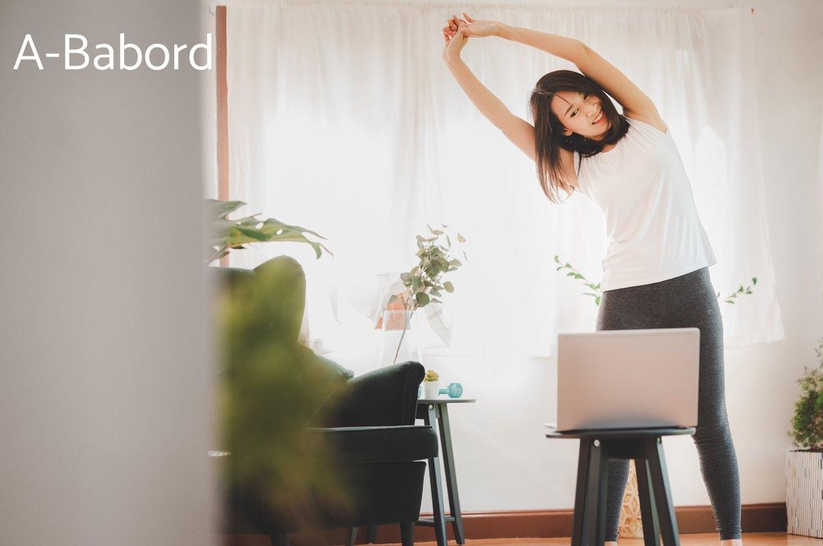 Sculptez votre gainage façon surfeur : l’exercice à domicile essentiel pour maintenir l’équilibre.