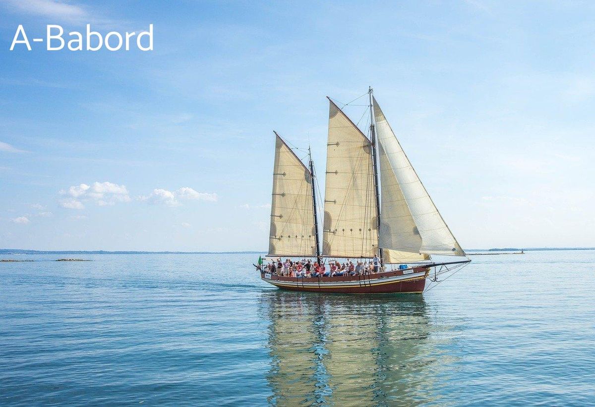Voilier en bois : l'élégance maritime alliant tradition et esthétique.