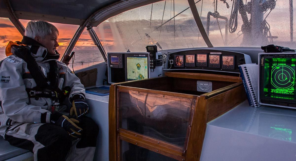 Appareils électriques sur un bateau ? Vous avez besoin de l'onduleur...