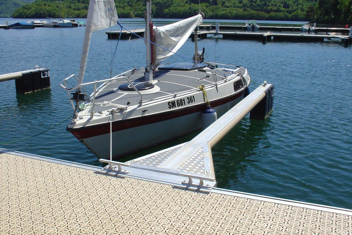 Comment amarrer un Bateau sur un Ponton ?