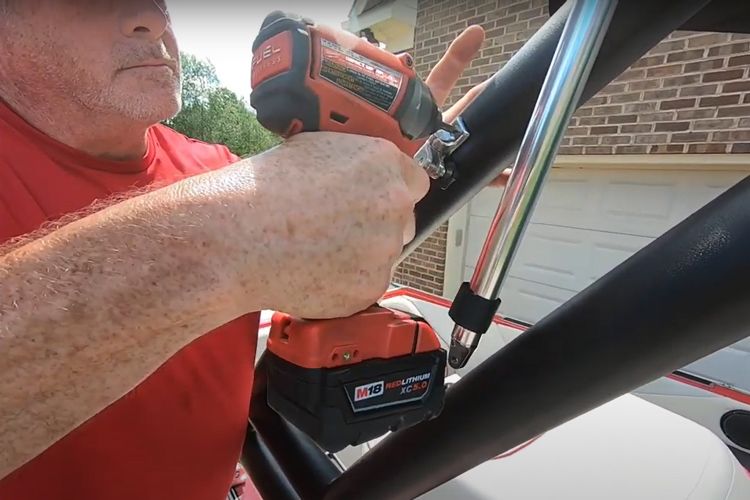 Comment installer une tour de wakeboard Bimini