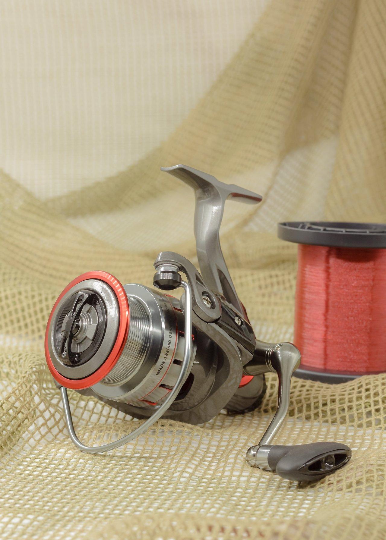 Comparatif expert Shimano Stradic FL vs Daiwa BG MQ pour la pêche du bar en Atlantique