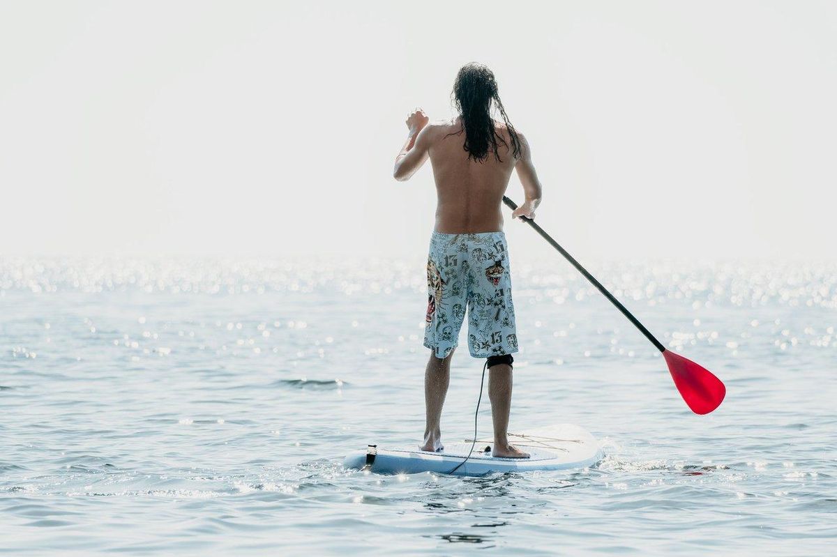Découvrir le kayak SUP : tendances et conseils pour débuter