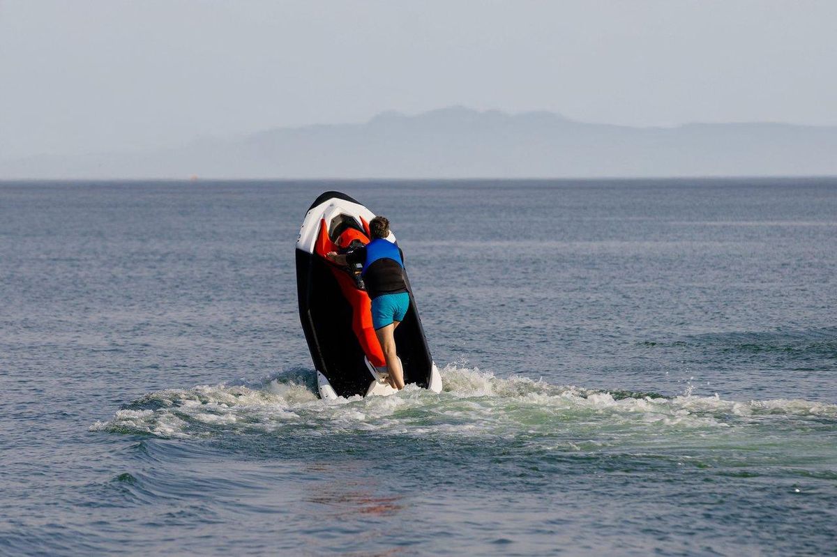 Entretien avancé du matériel de sports nautiques pour maximiser sa durée de vie