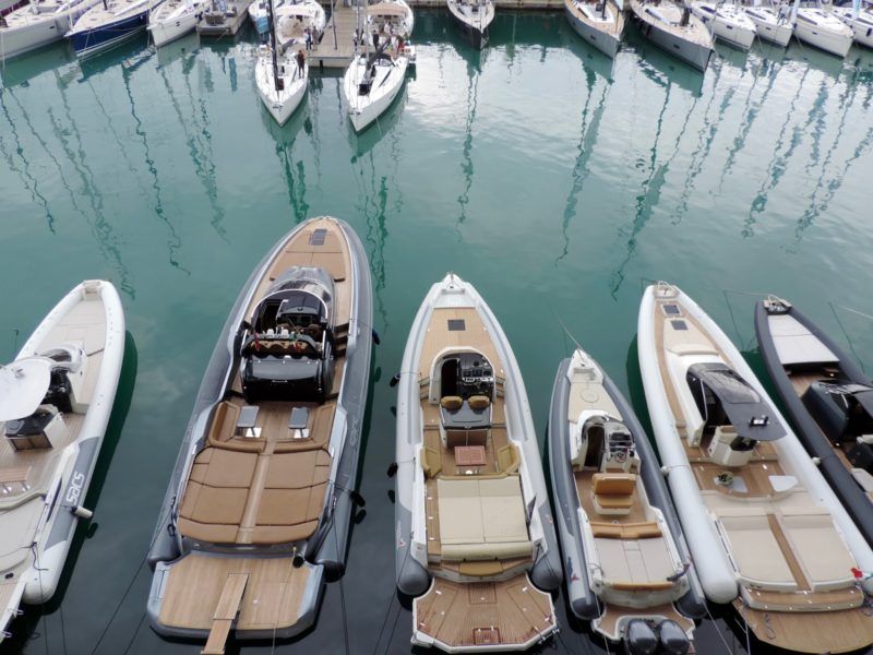 Guide des bateaux pneumatiques : histoire, types de bateaux pneumatiques et conseils d'achat