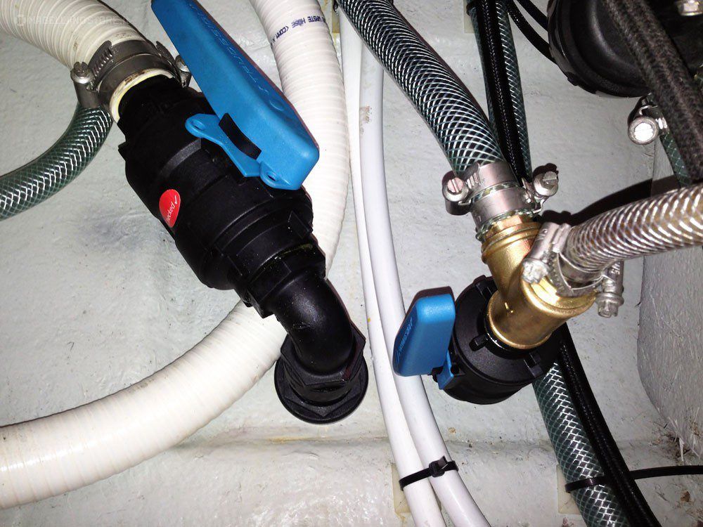 Les prises d'eau de mer, les "portes" de la coque