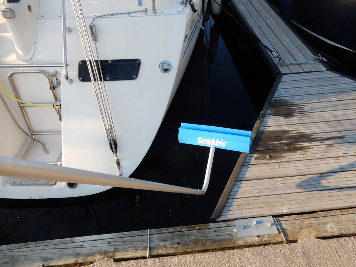 Nettoyage facile et peu coûteux de la coque avec Scrubbis