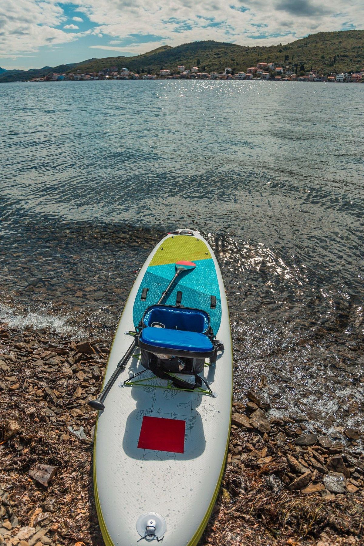 Prix et caractéristiques d'une planche SUP gonflable robuste 10’6 double couche PVC pour baroudeur