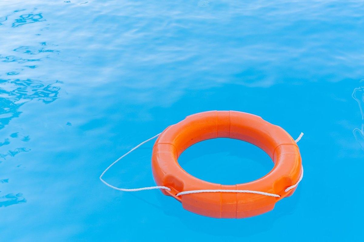 Sécurité au bord de l'eau : équipement essentiel et prévention efficace