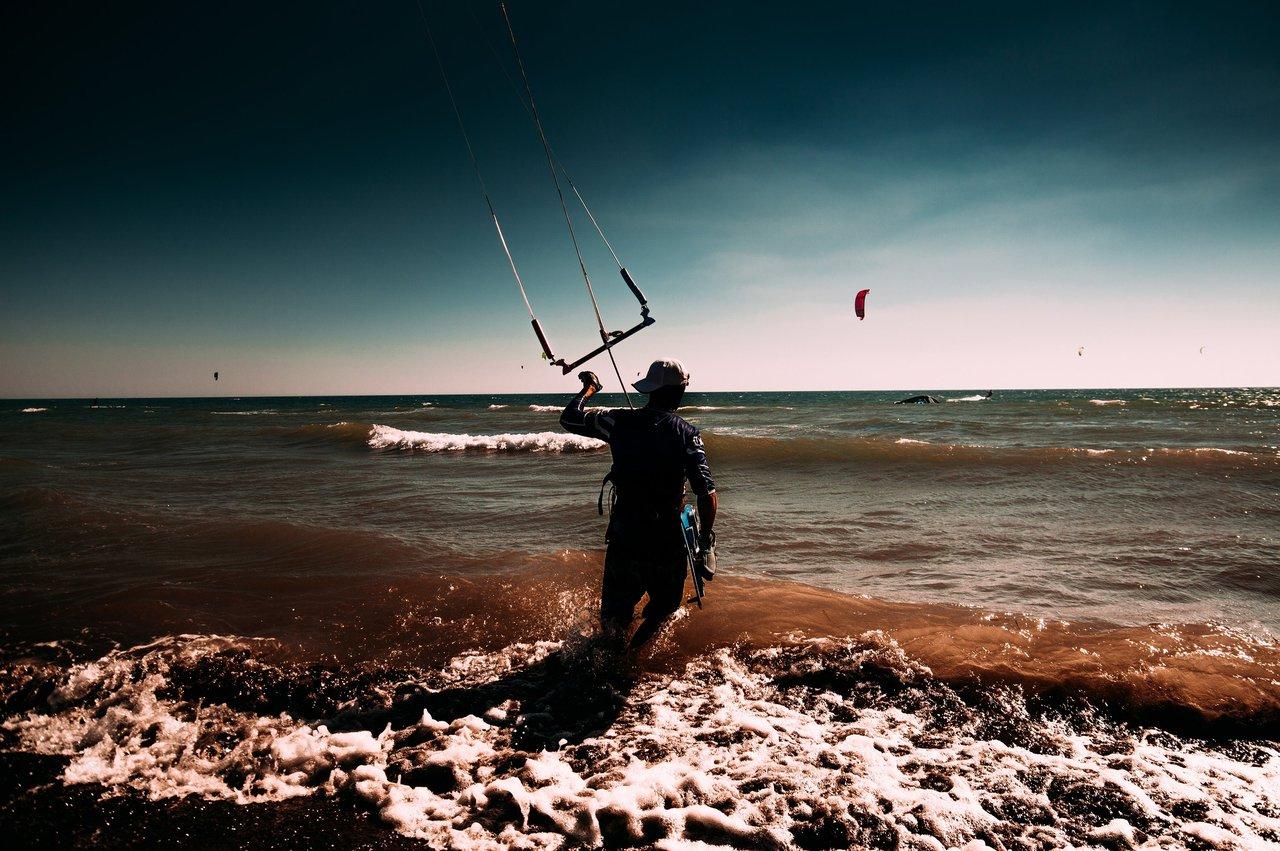 Top stages kitesurf débutants printaniers 2026 en France