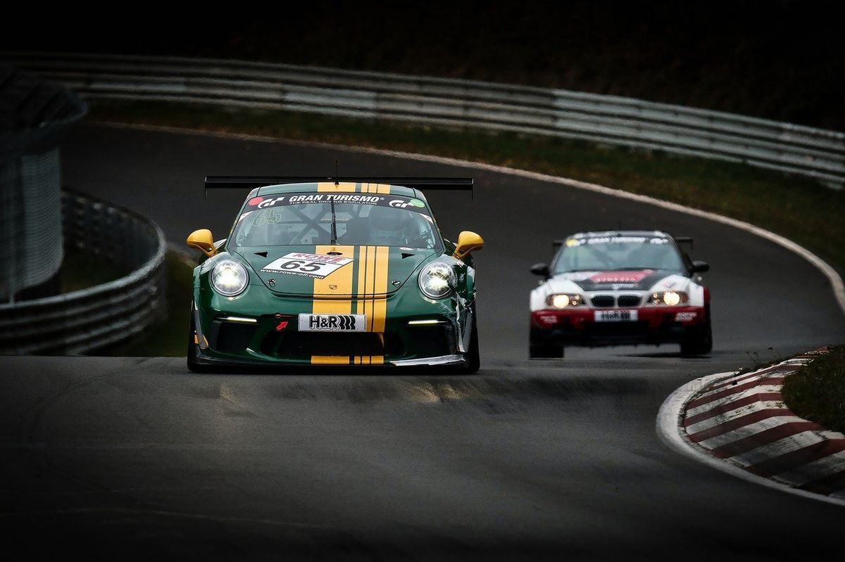 Vendée Globe : Charlie Dalin et Yoann Richomme au coude à coude, des icebergs inquiètent la flotte