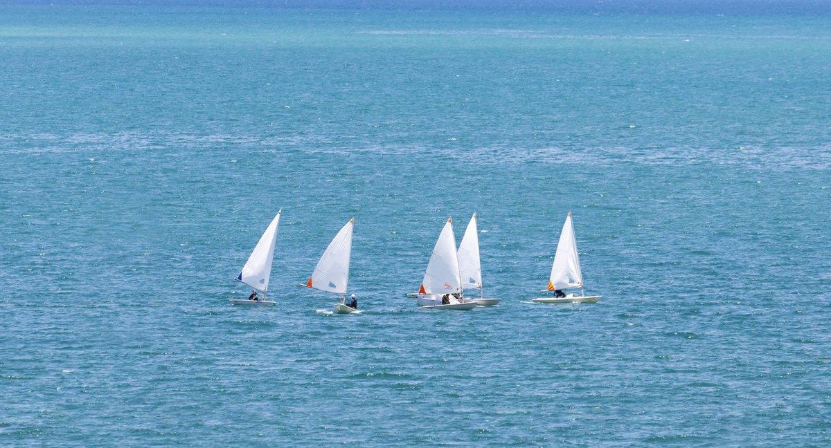 Voile légère : maîtriser la manœuvre d’un dériveur