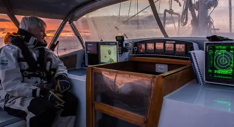 Appareils électriques sur un bateau ? Vous avez besoin de l'onduleur...