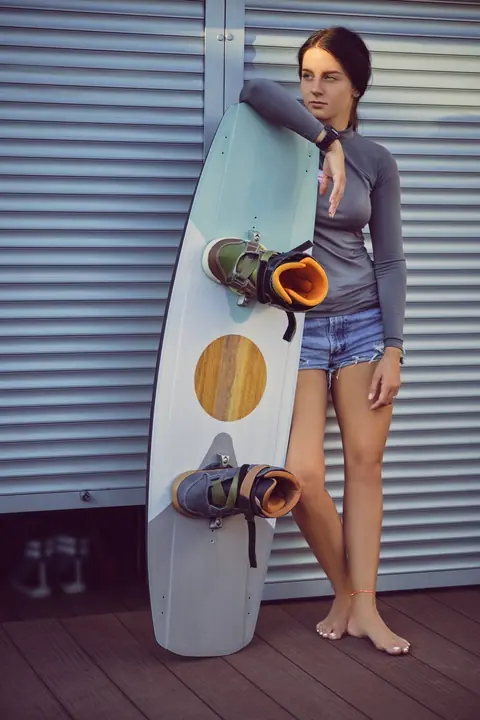 Comment la forme de votre planche de wakeboard influence votre style de ride