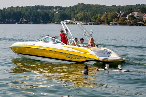 Conseils de sécurité pour les hors-bord et les in-bord