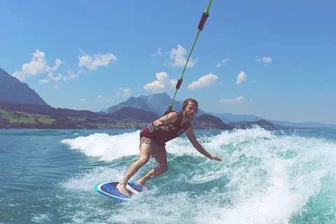 Conseils pour le wakesurf : Comment se lever en Wakesurf