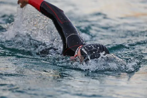 Coût d'inscription et équipement natation pour triathlon amateur 2026 : guide complet