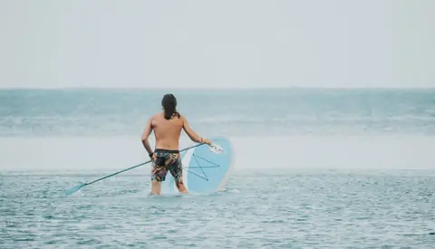 Débuter en surf foil : élancez-vous vers de nouvelles sensations
