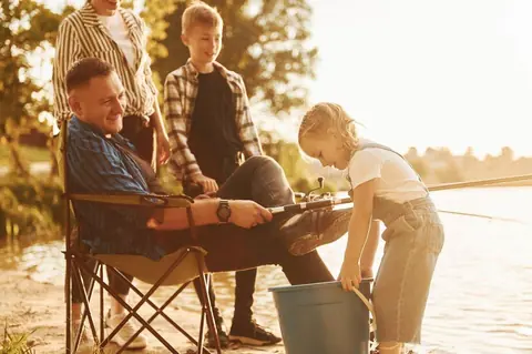 Équipement complet pour une sortie de pêche en famille réussie
