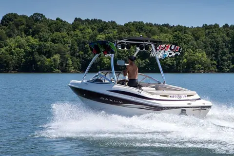 Guide d'achat d'un subwoofer marin - A-babord Blog