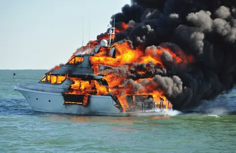 Incendies de bateaux : prévention, équipement et formation