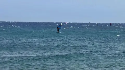 Initiation au foil : guide complet pour découvrir la nouvelle tendance nautique