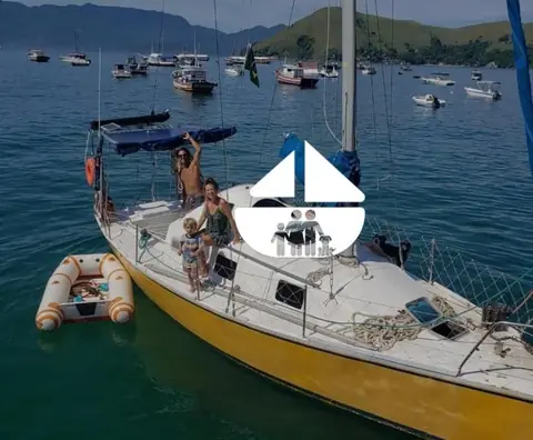 Le "Barco Amarillo", la famille qui vit sur un bateau