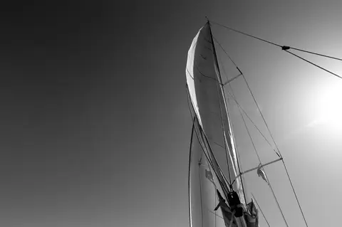 Les avantages des voyages en voilier : une expérience maritime unique et mémorable