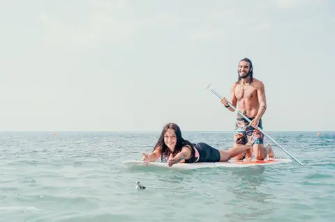 Organiser une sortie sportive entre amis : top des activités nautiques conviviales