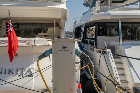 Panneaux solaires et production d'électricité pour les bateaux